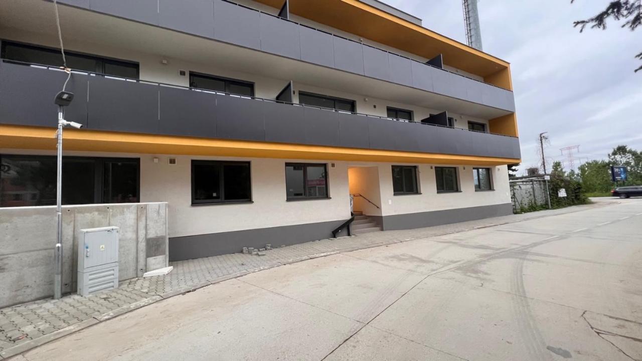 Air-Conditioned 2 Room Apartment, With Terrace, Rovinka 203 ภายนอก รูปภาพ