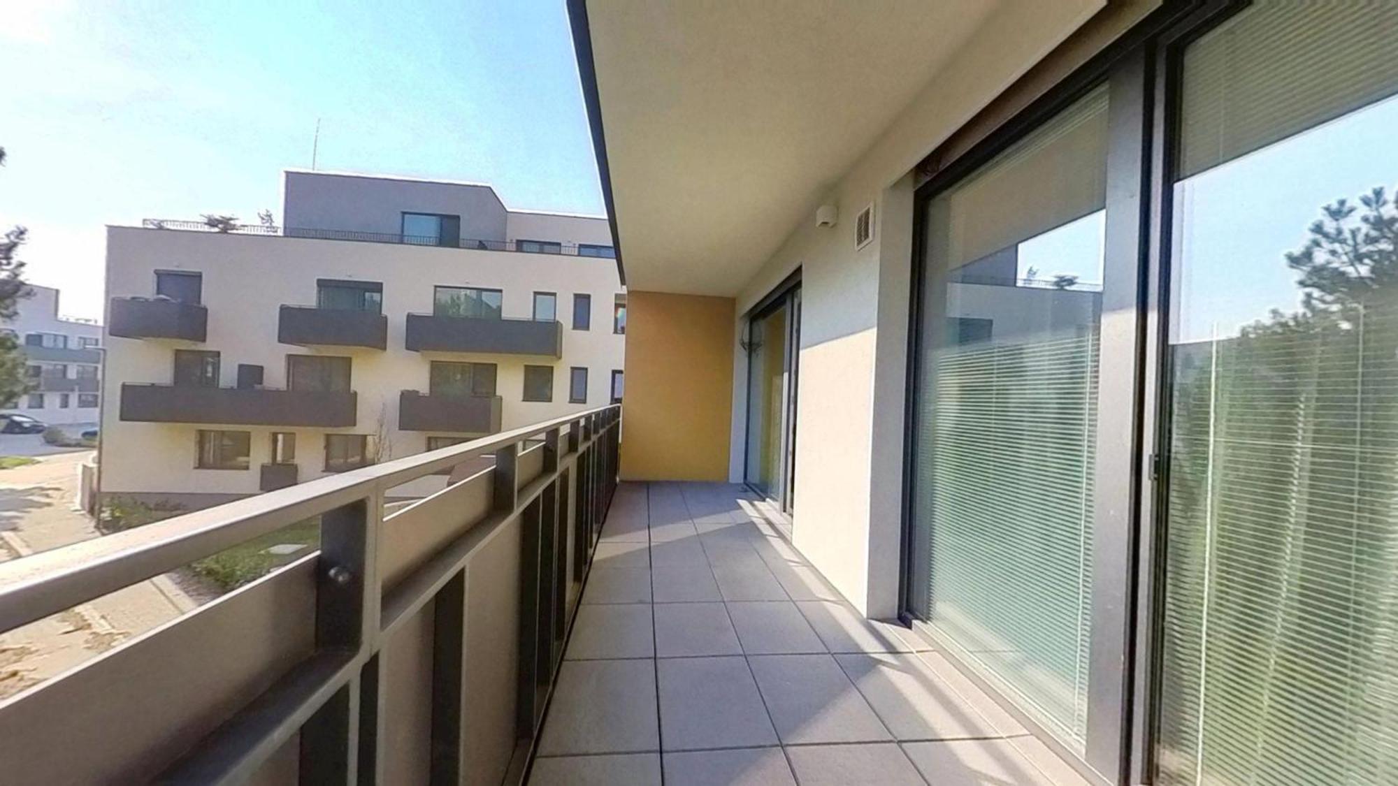 Air-Conditioned 2 Room Apartment, With Terrace, Rovinka 203 ภายนอก รูปภาพ